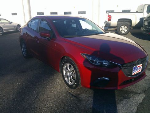Used 2016 MAZDA MAZDA3 i Sport image 2