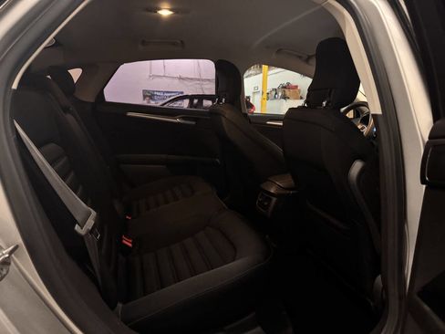 Used 2014 Ford Fusion SE image 12