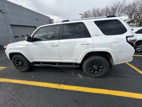 Used 2022 Toyota 4Runner SR5 Premium image 8