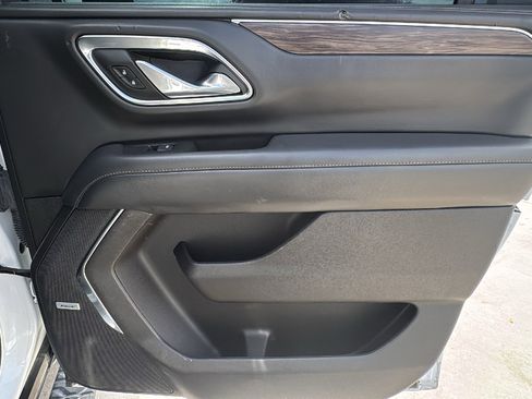 Used 2021 Chevrolet Suburban Z71 image 27