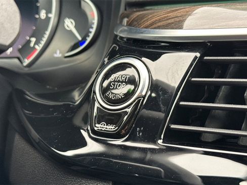 Used 2018 BMW 540i image 22