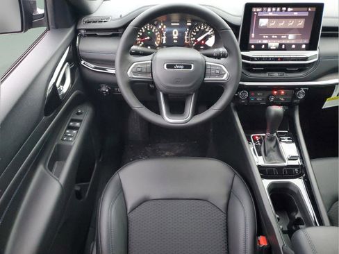 New 2026 Jeep Compass Latitude AWD/4WD image 25