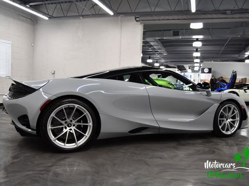 Used 2025 McLaren 750S image 17