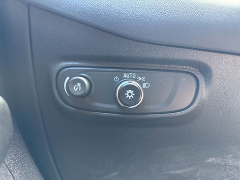 Used 2023 Chevrolet Equinox LT image 16