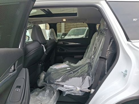 New 2026 INFINITI QX60 Luxe w/ Cargo Package AWD/4WD image 5