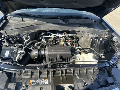 Used 2022 Ford Explorer XLT w/ Equipment Group 202A image 19