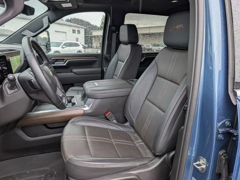Used 2024 Chevrolet Silverado 3500 High Country w/ High Country Premium Package AWD/4WD image 11