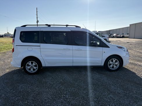 Used 2016 Ford Transit Connect XLT FWD image 4