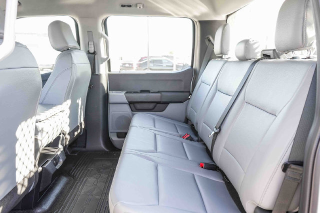 New 2025 Ford F250 XL w/ XL Driver Assist Package RWD image 31