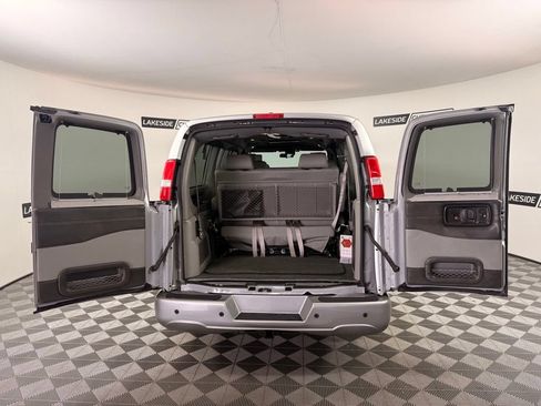 Used 2021 Chevrolet Express 2500 LS w/ Enhanced Convenience Package RWD image 17