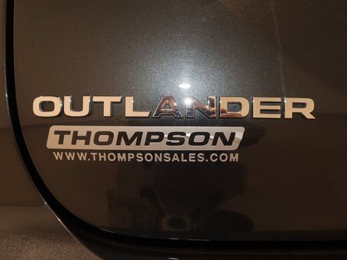 Used 2025 Mitsubishi Outlander SE AWD/4WD image 36