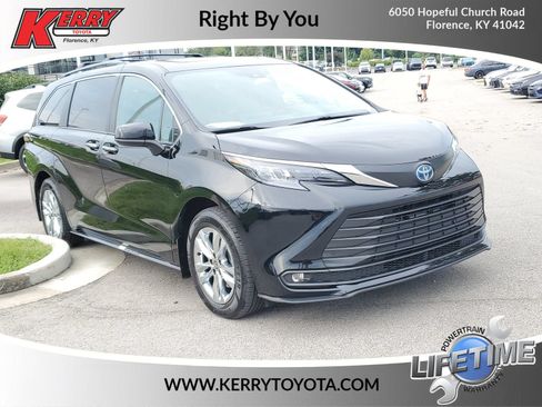 Certified 2025 Toyota Sienna XLE w/ XLE Plus Package AWD/4WD image 1