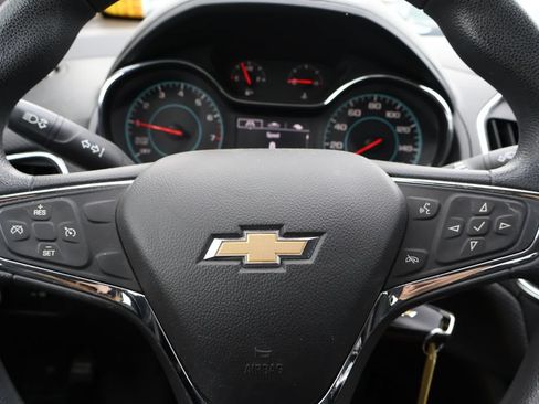 Used 2017 Chevrolet Cruze LT FWD image 15