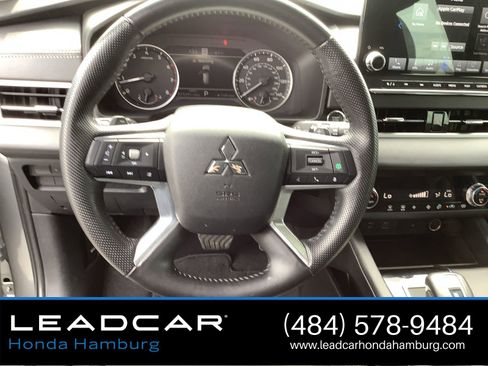 Used 2022 Mitsubishi Outlander SE image 15