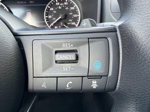 Used 2024 Nissan Rogue SV FWD image 24