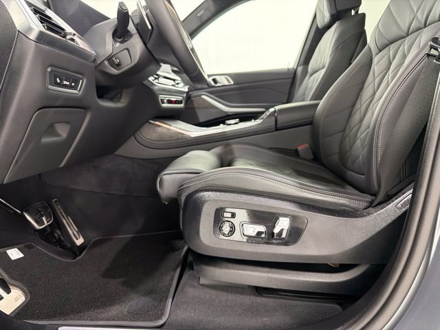 Certified 2024 BMW X7 xDrive40i w/ M Sport Package AWD/4WD image 14