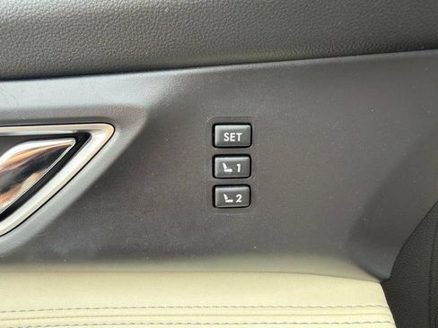 Used 2019 Subaru Ascent Limited AWD/4WD image 31