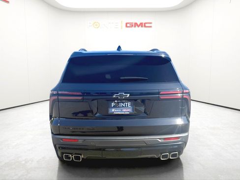 Used 2024 Chevrolet Traverse LT w/ Midnight/Sport Edition AWD/4WD image 5