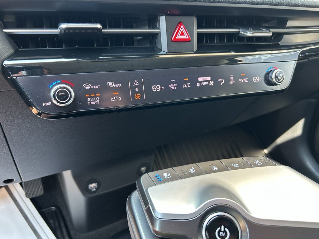 Certified 2024 Kia EV6 Wind w/ Wind Technology Package AWD/4WD image 22