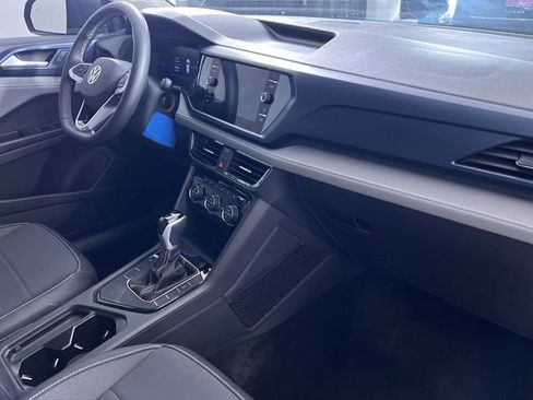 Used 2024 Volkswagen Taos SE image 29