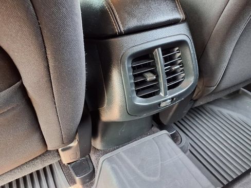 Used 2016 Jeep Cherokee Sport FWD image 22