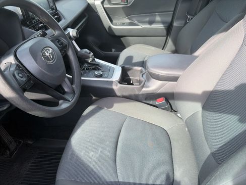 Certified 2022 Toyota RAV4 LE AWD/4WD image 6
