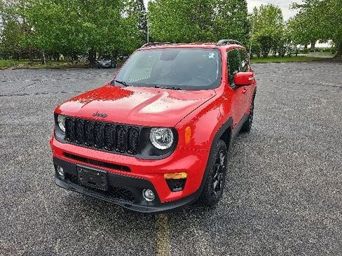 Used 2020 Jeep Renegade Altitude AWD/4WD image 2