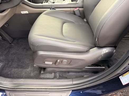 New 2026 Kia Carnival EX FWD image 7