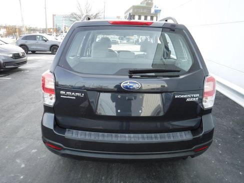 Used 2017 Subaru Forester 2.5i w/ Alloy Wheel Package image 9