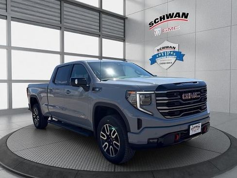 Used 2025 GMC Sierra 1500 AT4 w/ AT4 Preferred Package AWD/4WD image 2
