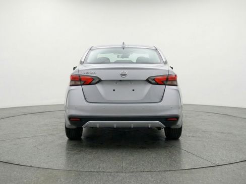 Used 2025 Nissan Versa SV image 7