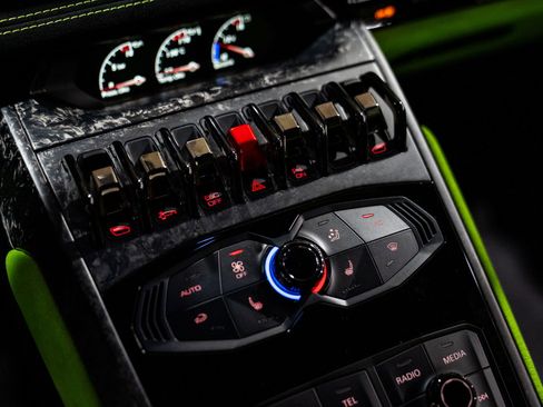 Used 2018 Lamborghini Huracan Performante image 33