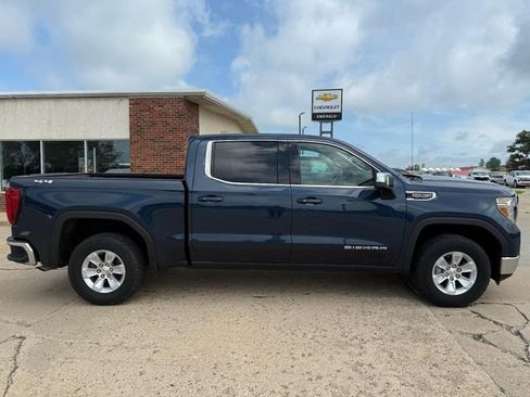 Used 2020 GMC Sierra 1500 SLE image 2