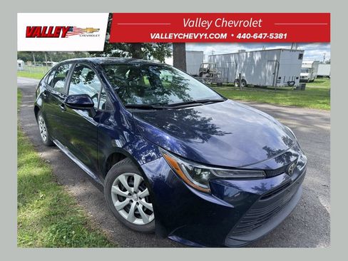 Used 2024 Toyota Corolla LE FWD image 1