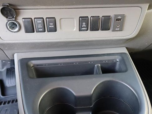 Used 2020 Nissan NV 3500 SV image 14