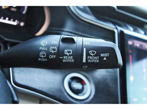 Used 2023 Jeep Grand Cherokee Limited w/ Luxury Tech Group II image 22