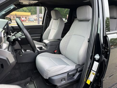 Used 2025 Toyota Tacoma SR5 AWD/4WD image 18