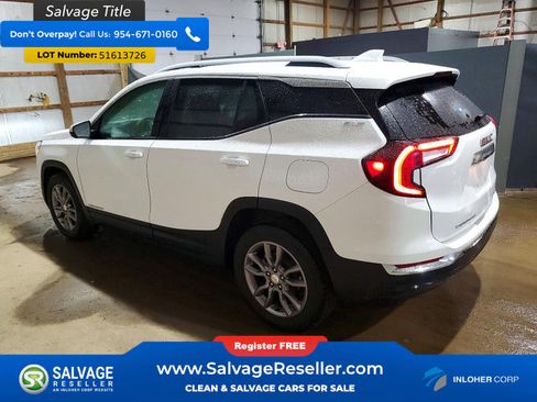 Used 2024 GMC Terrain SLT AWD/4WD image 3