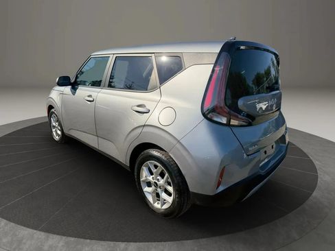 Used 2024 Kia Soul LX w/ Option Group 015 FWD image 7