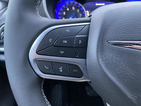 New 2026 Chrysler Pacifica Select image 14