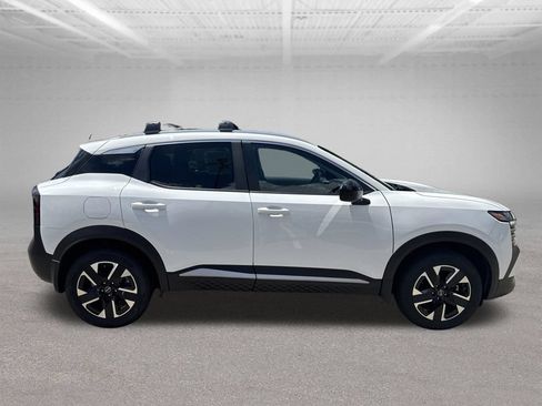 Certified 2026 Nissan Kicks SV w/ SV Premium Package AWD/4WD image 7