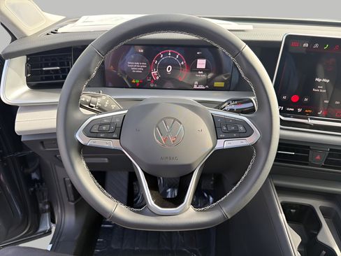 New 2026 Volkswagen Tiguan SE AWD/4WD image 12