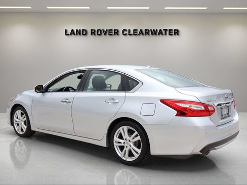 Used 2016 Nissan Altima 3.5 SL FWD image 3