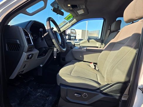 Used 2017 Ford F250 XLT w/ XLT Premium Package image 23