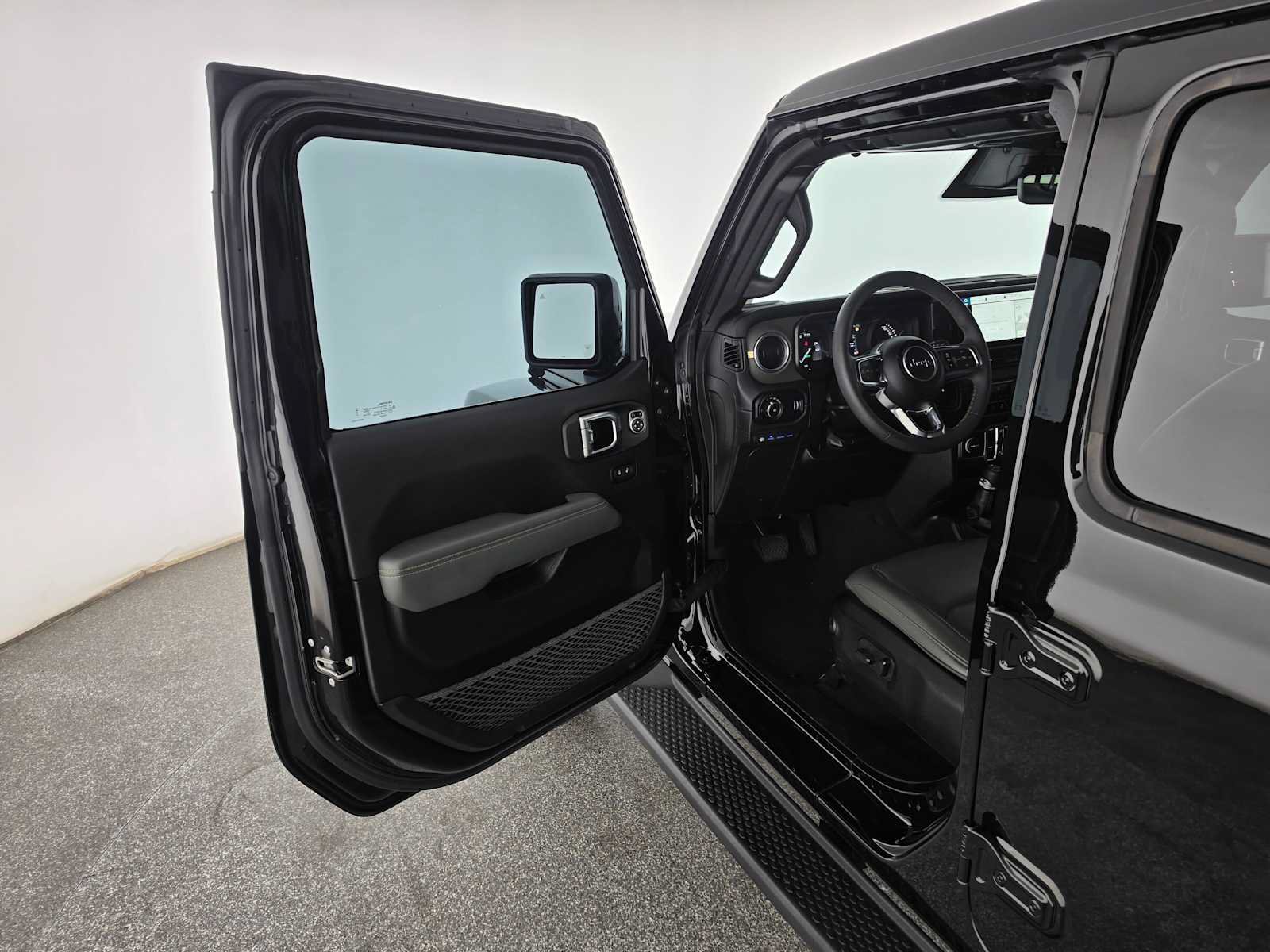 Used 2024 Jeep Wrangler High Altitude AWD/4WD image 19
