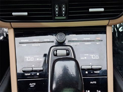 Used 2022 Porsche Cayenne Turbo image 22