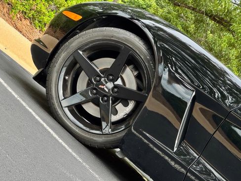 Used 2007 Chevrolet Corvette Convertible w/ Preferred Equipment Group RWD image 9