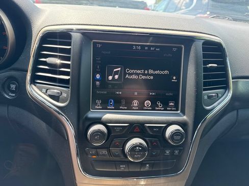 Used 2015 Jeep Grand Cherokee Laredo w/ Quick Order Package 23E AWD/4WD image 12