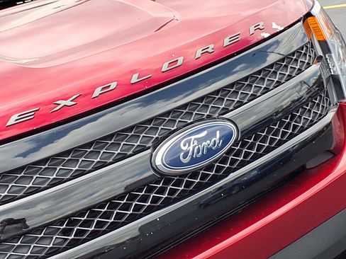 Used 2015 Ford Explorer Sport w/ Equipment Group 401A AWD/4WD image 34