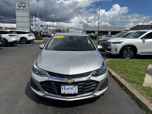 Used 2019 Chevrolet Cruze LS FWD image 2